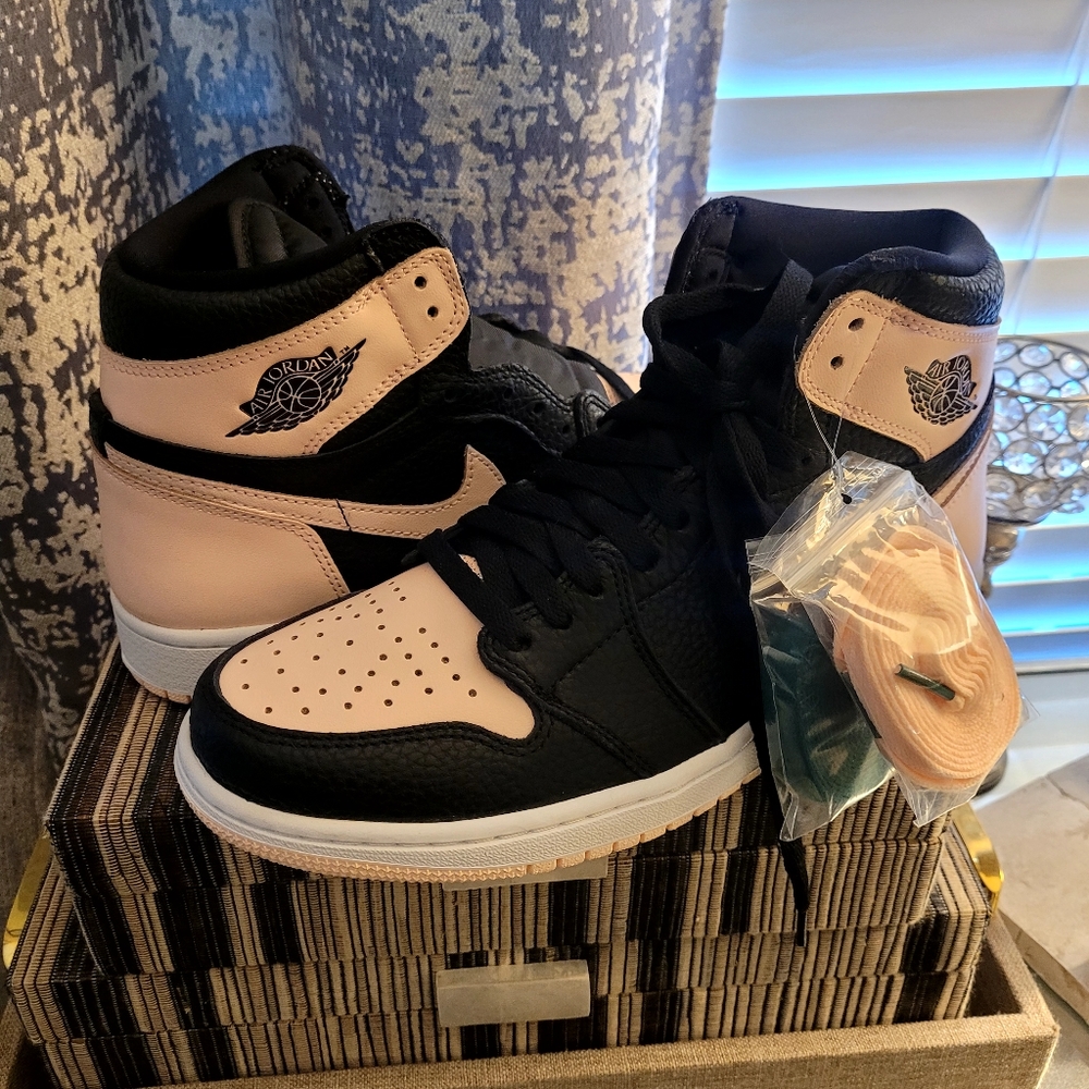 Jordan 1 Retro OG Crimson Tint